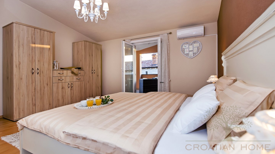 Pflegeleichtes Haus mit kleinem Garten und 4 Schlafzimmer bei Porec