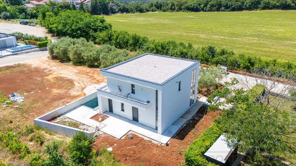 Neubau&excl; Moderne Villa mit Pool nur 5 km von Porec und dem Meer