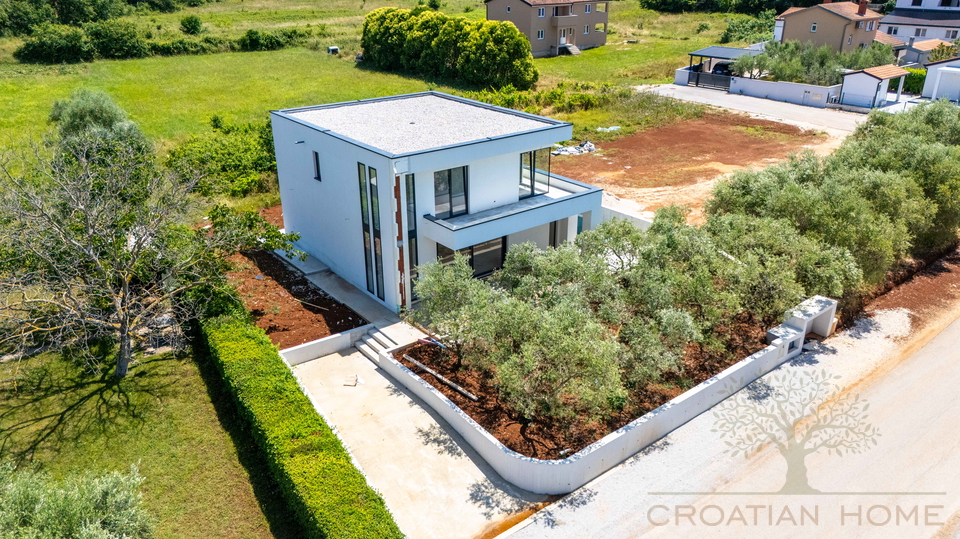 Neubau&excl; Moderne Villa mit Pool nur 5 km von Porec und dem Meer