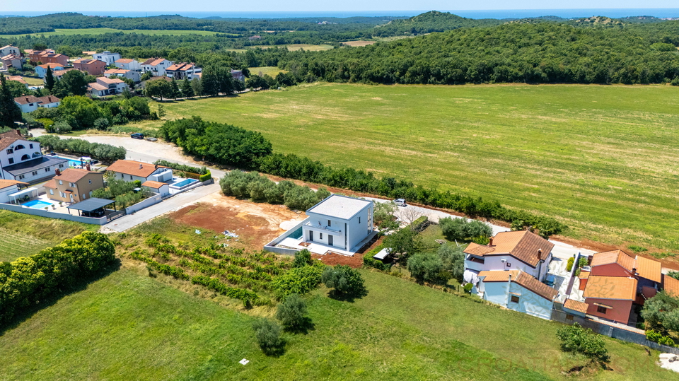 Neubau&excl; Moderne Villa mit Pool nur 5 km von Porec und dem Meer