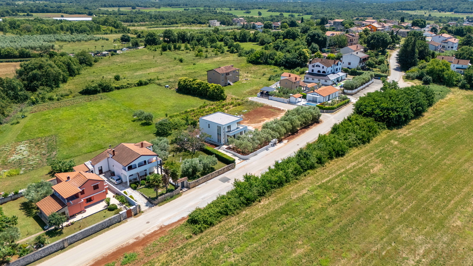 Neubau&excl; Moderne Villa mit Pool nur 5 km von Porec und dem Meer