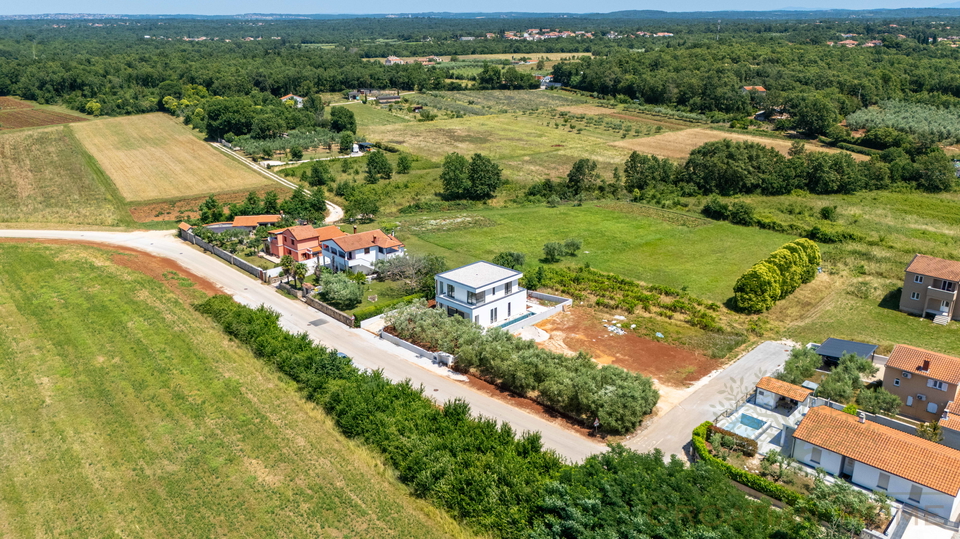 Neubau&excl; Moderne Villa mit Pool nur 5 km von Porec und dem Meer