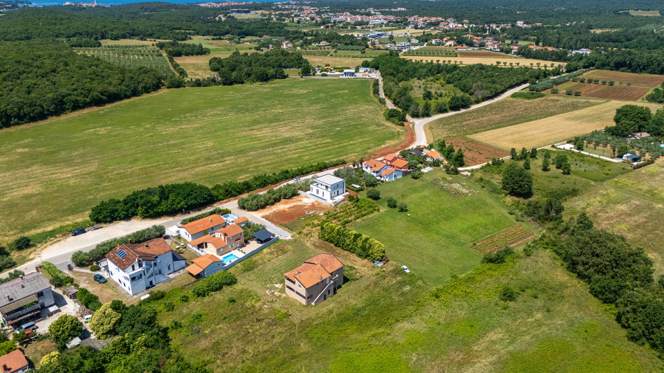 Neubau&excl; Moderne Villa mit Pool nur 5 km von Porec und dem Meer