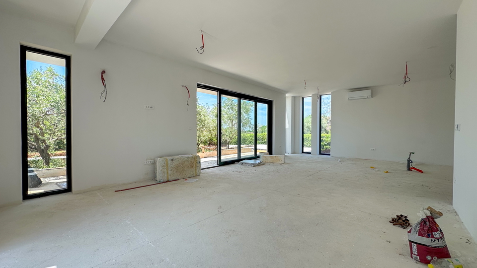 Neubau&excl; Moderne Villa mit Pool nur 5 km von Porec und dem Meer