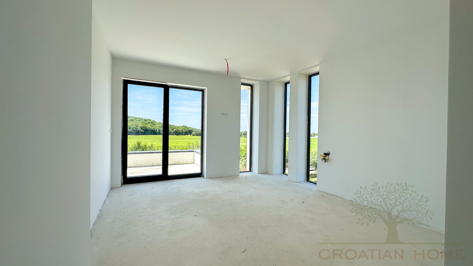 Neubau&excl; Moderne Villa mit Pool nur 5 km von Porec und dem Meer