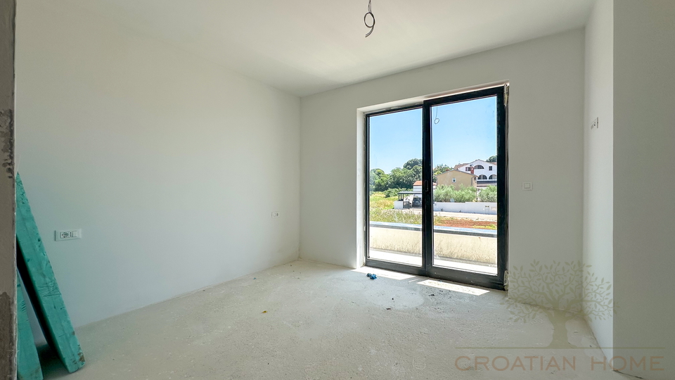 Neubau&excl; Moderne Villa mit Pool nur 5 km von Porec und dem Meer