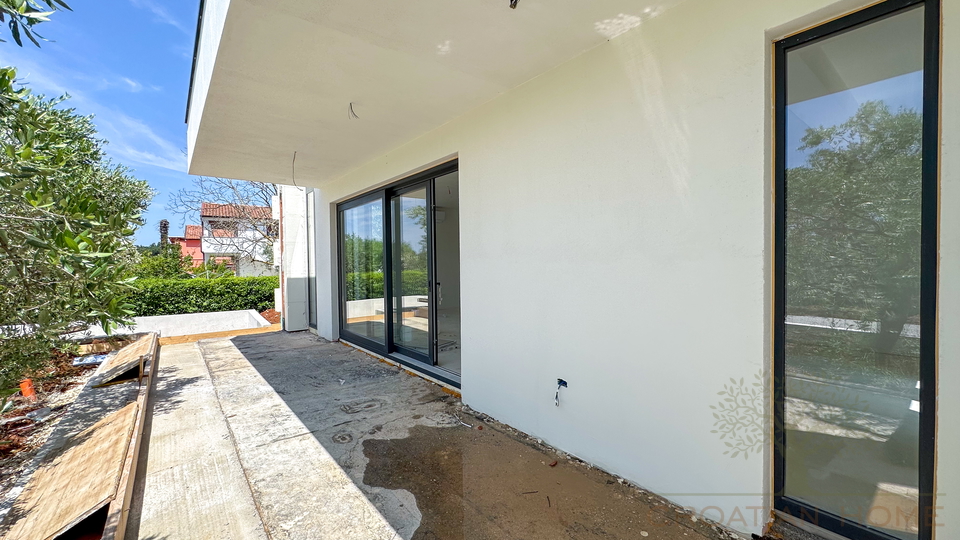 Neubau&excl; Moderne Villa mit Pool nur 5 km von Porec und dem Meer