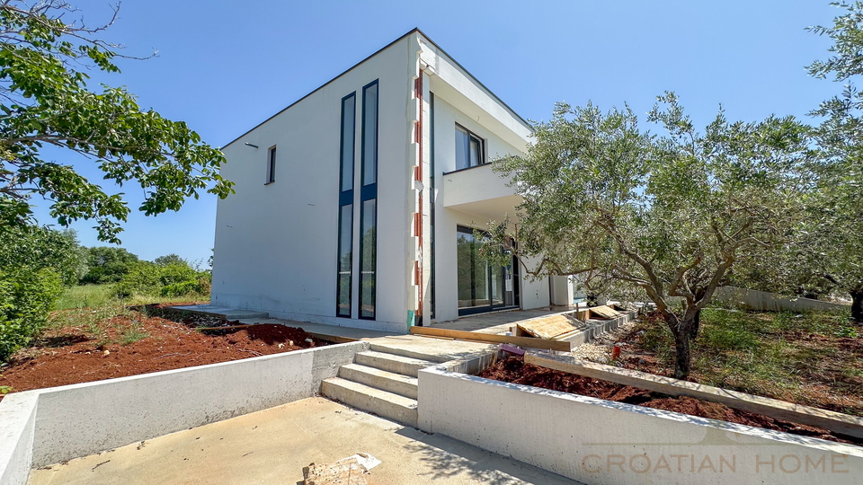Neubau&excl; Moderne Villa mit Pool nur 5 km von Porec und dem Meer