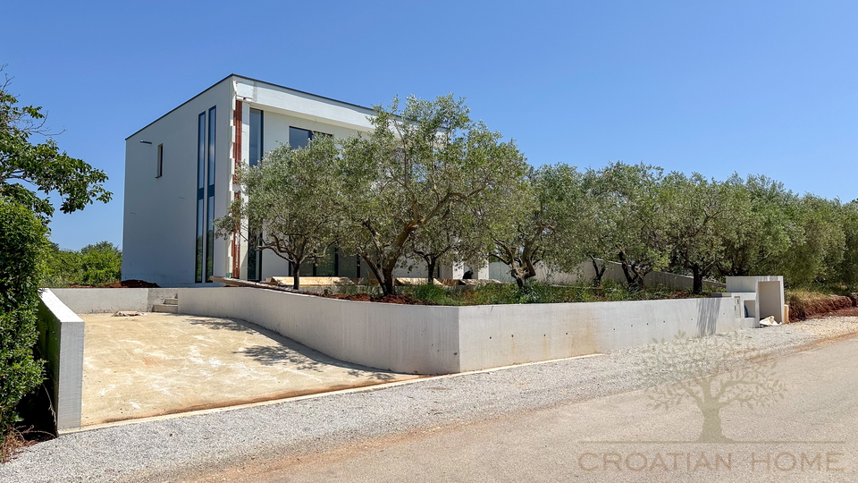 Neubau&excl; Moderne Villa mit Pool nur 5 km von Porec und dem Meer