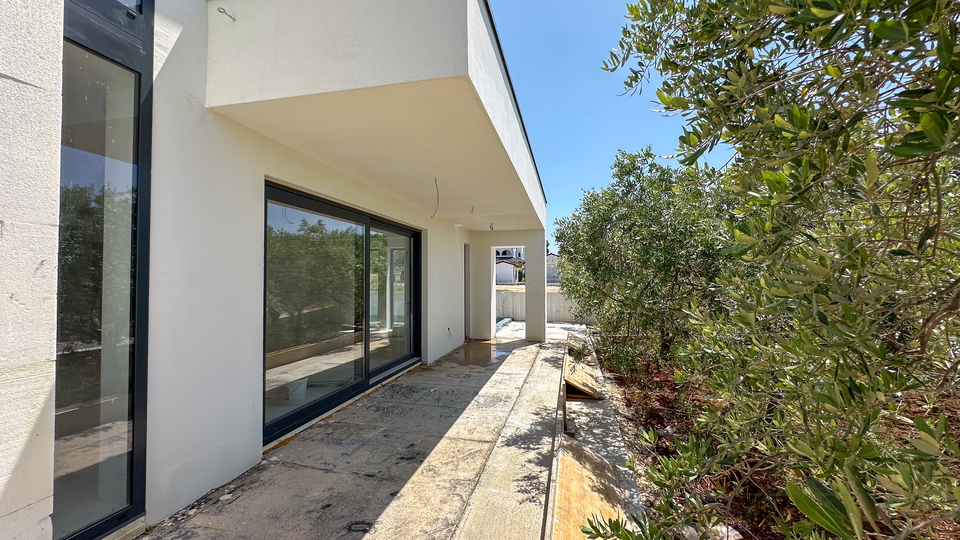 Neubau&excl; Moderne Villa mit Pool nur 5 km von Porec und dem Meer