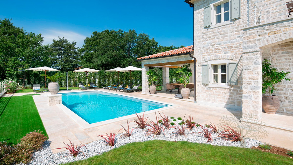 Mediterrane Luxusvilla mit 4 Schlafzimmer&comma;  50 m2 Pool mit Zugang zu Tennis&comma;Basketball&comma; Fussballplatz