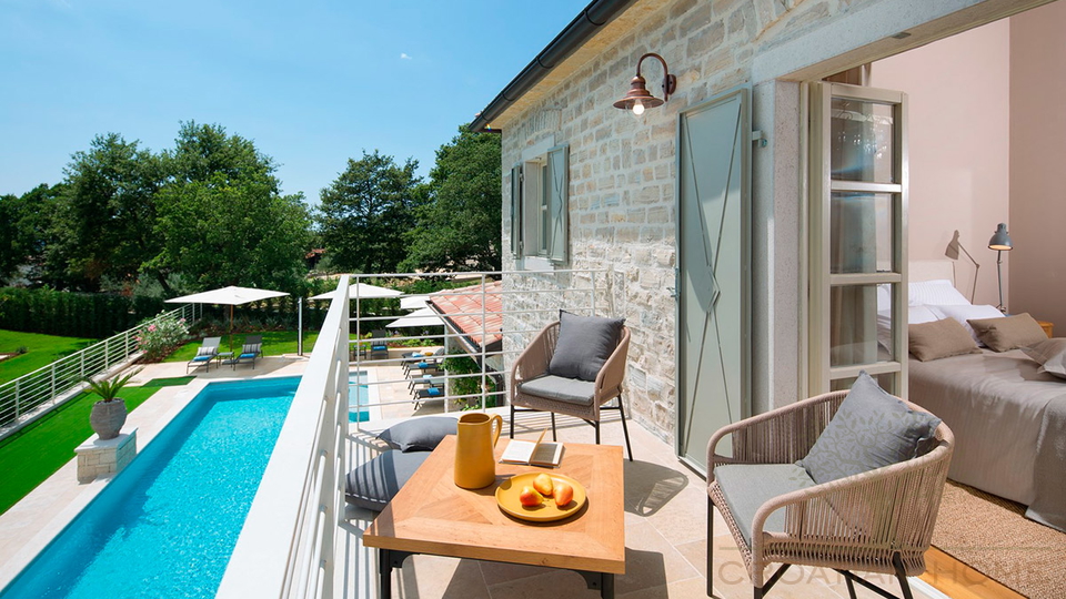 Mediterrane Luxusvilla mit 4 Schlafzimmer&comma;  50 m2 Pool mit Zugang zu Tennis&comma;Basketball&comma; Fussballplatz
