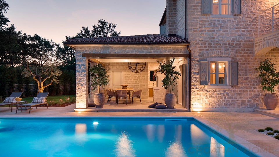 Mediterrane Luxusvilla mit 4 Schlafzimmer&comma;  50 m2 Pool mit Zugang zu Tennis&comma;Basketball&comma; Fussballplatz