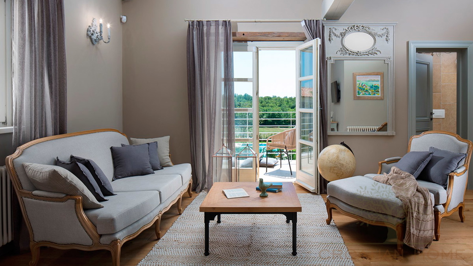 Mediterrane Luxusvilla mit 4 Schlafzimmer&comma;  50 m2 Pool mit Zugang zu Tennis&comma;Basketball&comma; Fussballplatz