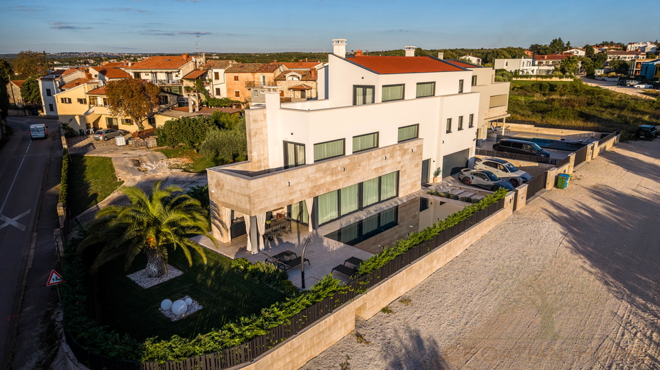 Selten auf dem Markt - luxuri&odblac;se Designer-Villa in Meeresn&auml;he mit Meerblick