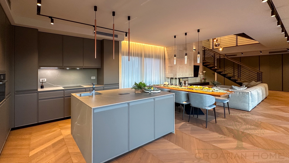 Selten auf dem Markt - luxuri&odblac;se Designer-Villa in Meeresn&auml;he mit Meerblick
