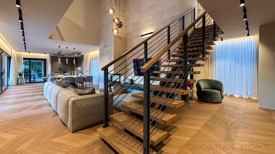 Selten auf dem Markt - luxuri&odblac;se Designer-Villa in Meeresn&auml;he mit Meerblick