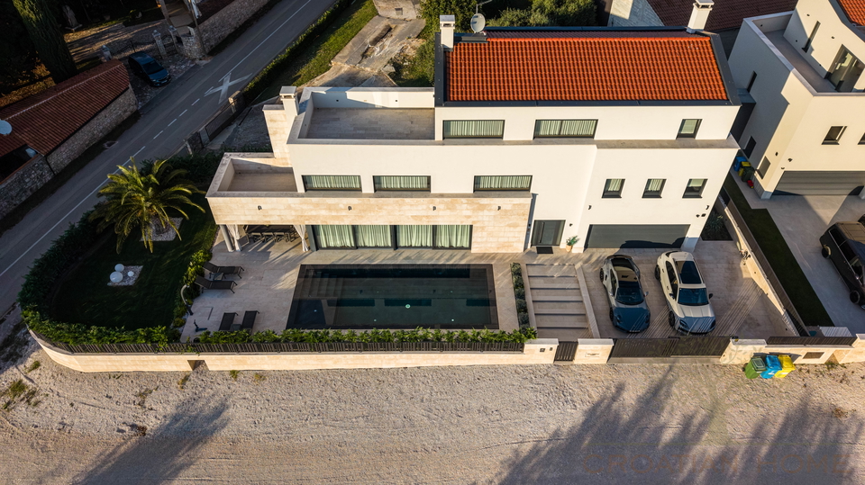 Selten auf dem Markt - luxuri&odblac;se Designer-Villa in Meeresn&auml;he mit Meerblick
