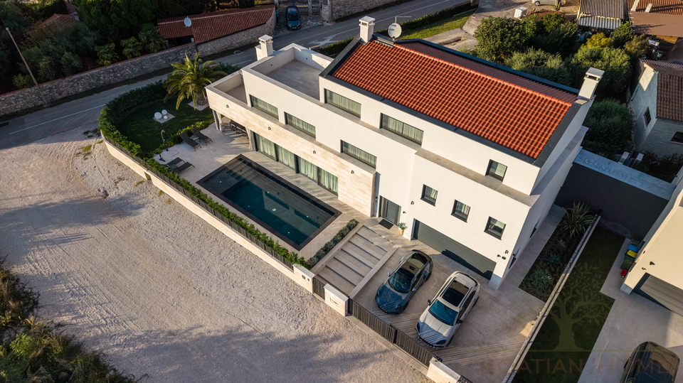 Selten auf dem Markt - luxuri&odblac;se Designer-Villa in Meeresn&auml;he mit Meerblick