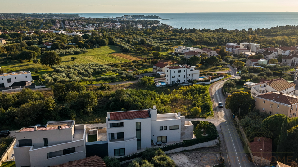 Selten auf dem Markt - luxuri&odblac;se Designer-Villa in Meeresn&auml;he mit Meerblick