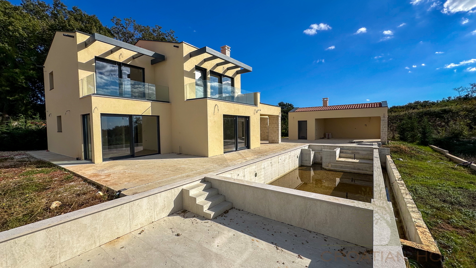 Moderne Villa im ruhigen istrischen Dorf &ndash; Harmonie aus Natur&comma; Meerblick und h&ouml;chster Bauqualit&auml;t