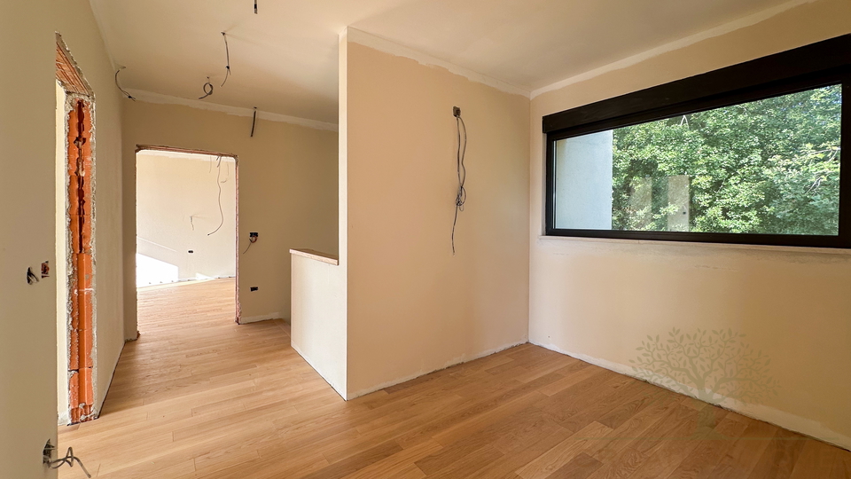 Moderne Villa im ruhigen istrischen Dorf &ndash; Harmonie aus Natur&comma; Meerblick und h&ouml;chster Bauqualit&auml;t