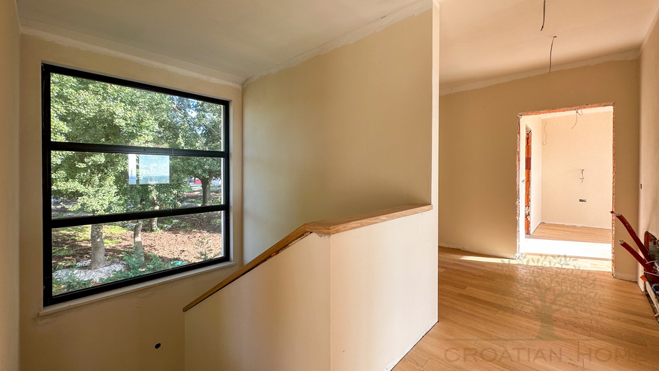 Moderne Villa im ruhigen istrischen Dorf &ndash; Harmonie aus Natur&comma; Meerblick und h&ouml;chster Bauqualit&auml;t