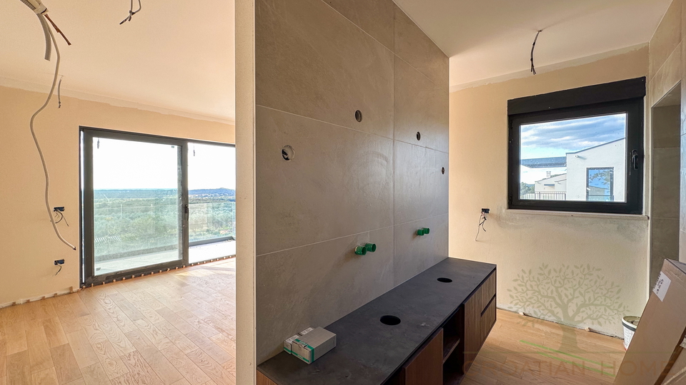 Moderne Villa im ruhigen istrischen Dorf &ndash; Harmonie aus Natur&comma; Meerblick und h&ouml;chster Bauqualit&auml;t