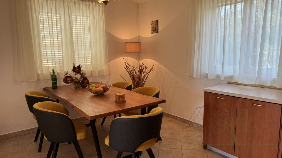 FREISTEHENDES HAUS MIT EINLIEGERWOHNUNG UND POOL - MEERBLICK&excl;