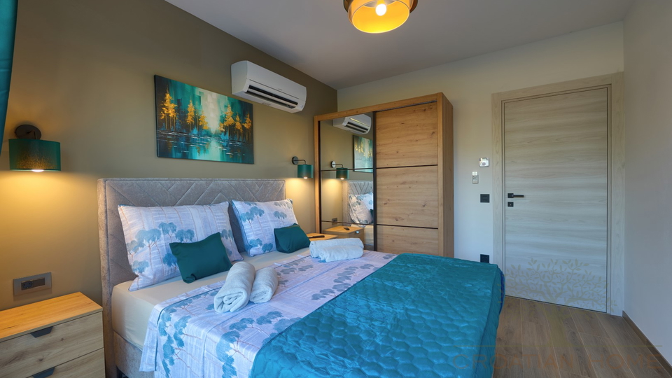 TOP VILLA MIT BEHEIZTEM POOL UND WELLNESS