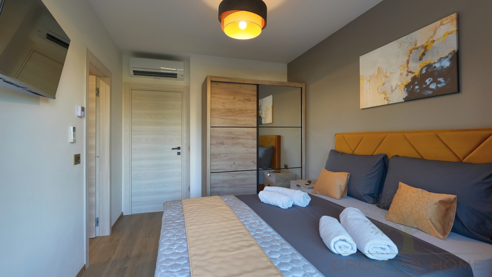 TOP VILLA MIT BEHEIZTEM POOL UND WELLNESS