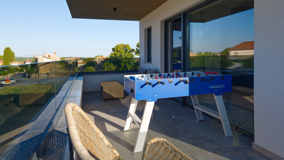 TOP VILLA MIT BEHEIZTEM POOL UND WELLNESS