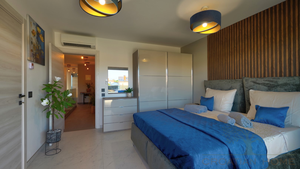 TOP VILLA MIT BEHEIZTEM POOL UND WELLNESS