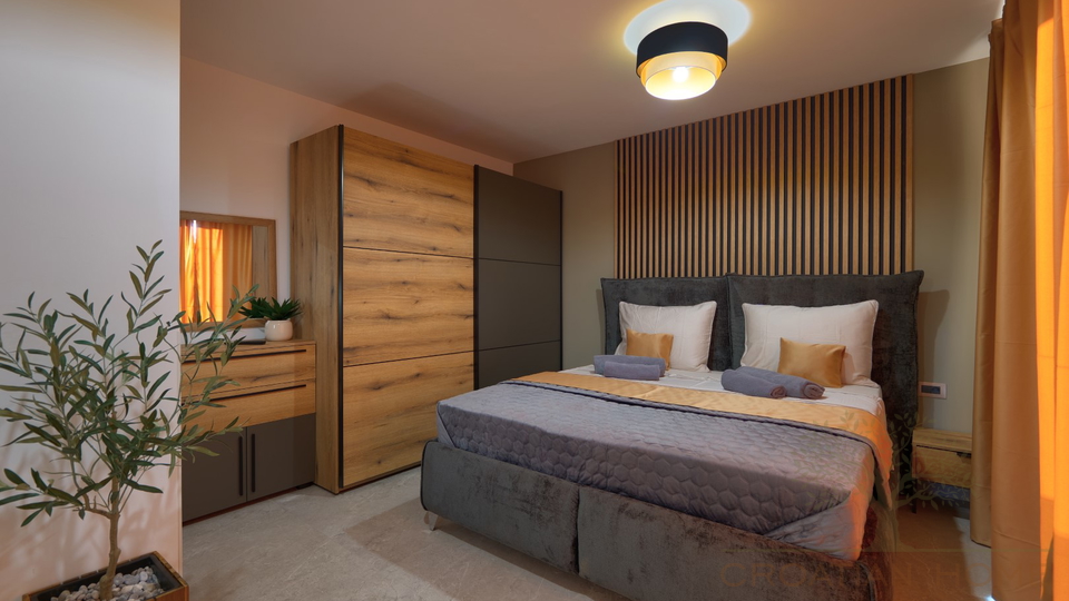 TOP VILLA MIT BEHEIZTEM POOL UND WELLNESS