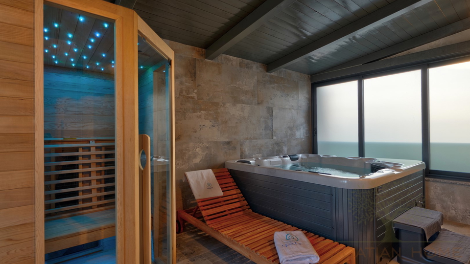 TOP VILLA MIT BEHEIZTEM POOL UND WELLNESS