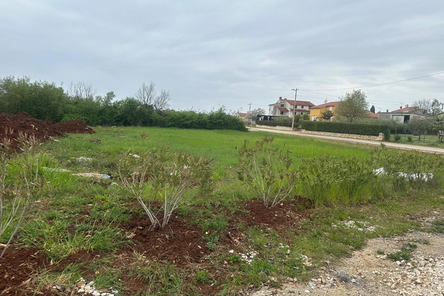 BAULAND NUR 5 KM VON POREC MIT MEERBLICK