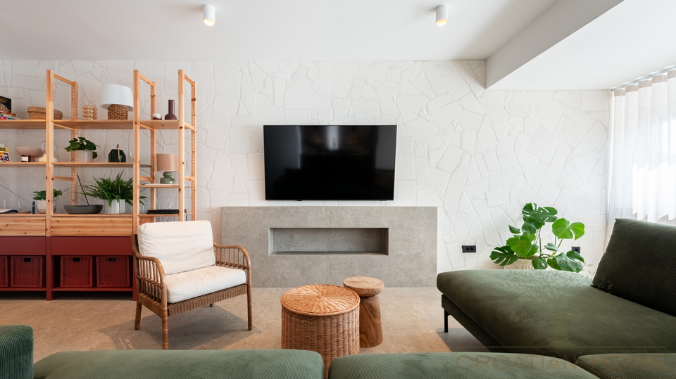 Wohnung mit beheiztem Pool und &uuml;berdachter Sommerk&uuml;che&comma; 200 m2 Garten und Meerblick&excl;