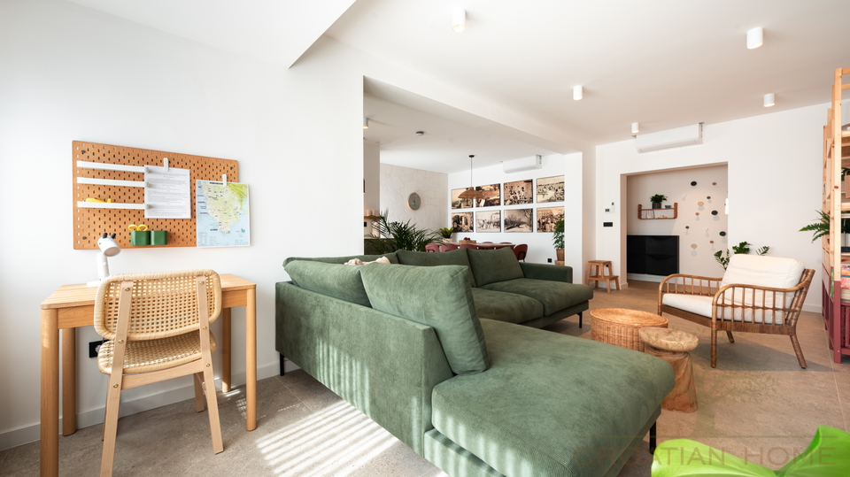 Wohnung mit beheiztem Pool und &uuml;berdachter Sommerk&uuml;che&comma; 200 m2 Garten und Meerblick&excl;