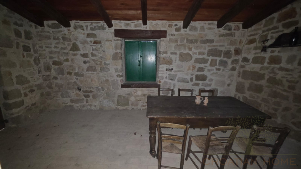 House&comma; 250 m2&comma; For Sale&comma; Pore&ccaron;