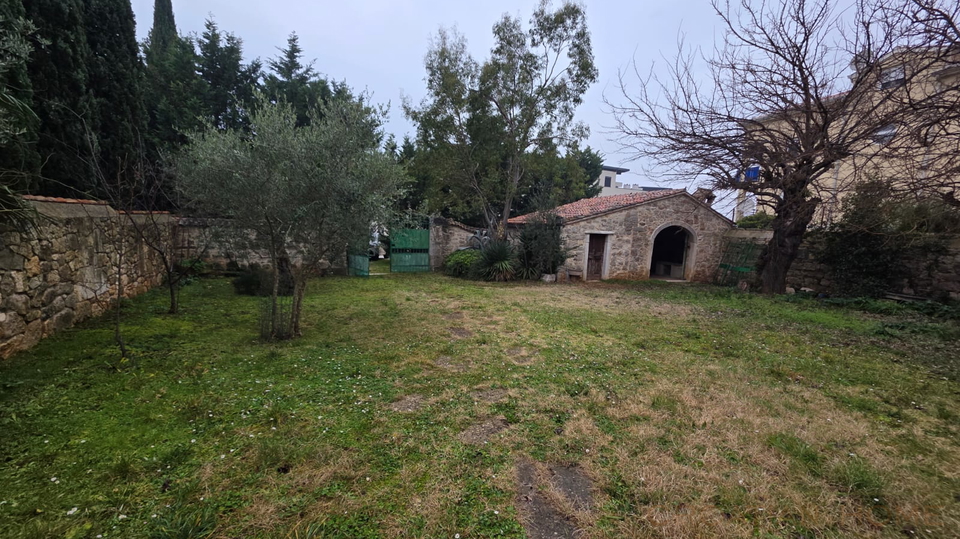 House&comma; 250 m2&comma; For Sale&comma; Pore&ccaron;