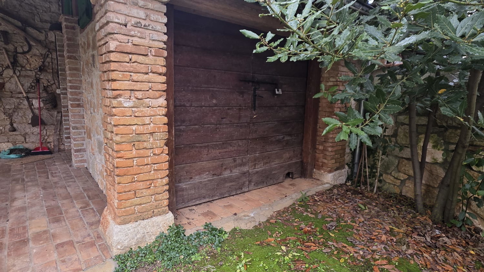 House&comma; 250 m2&comma; For Sale&comma; Pore&ccaron;