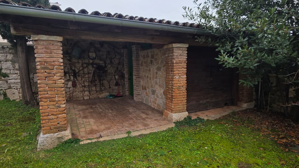 House&comma; 250 m2&comma; For Sale&comma; Pore&ccaron;