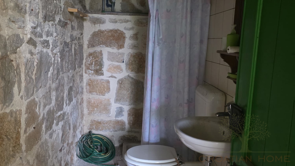 House&comma; 250 m2&comma; For Sale&comma; Pore&ccaron;