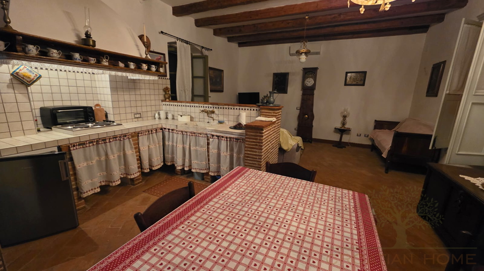House&comma; 250 m2&comma; For Sale&comma; Pore&ccaron;