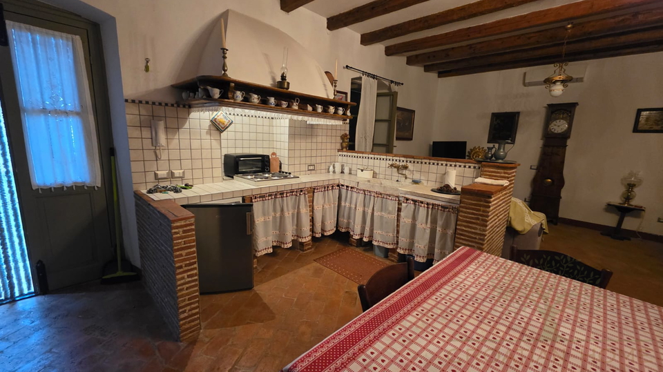 House&comma; 250 m2&comma; For Sale&comma; Pore&ccaron;