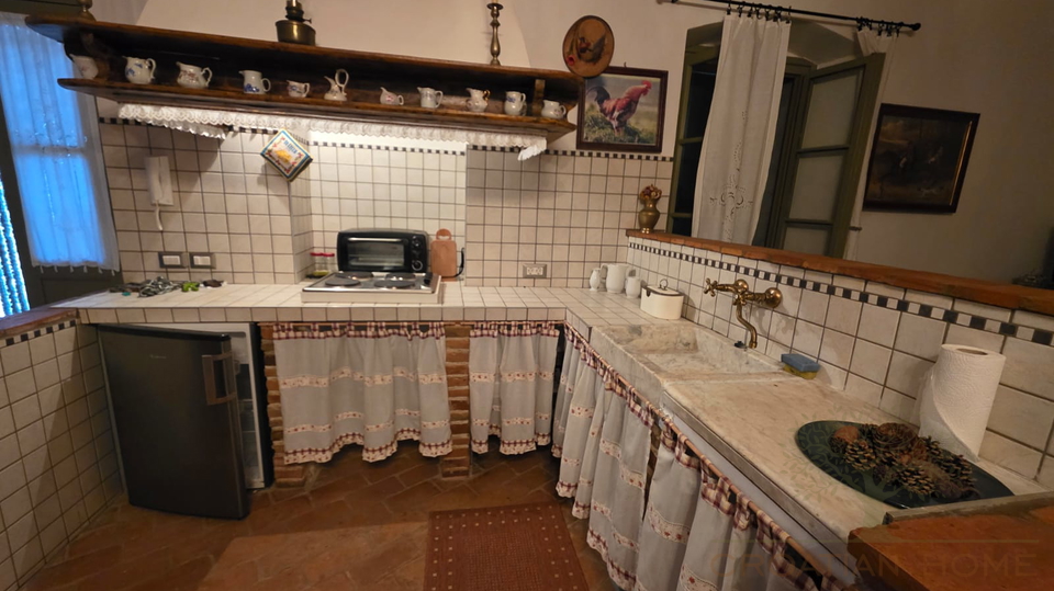 House&comma; 250 m2&comma; For Sale&comma; Pore&ccaron;