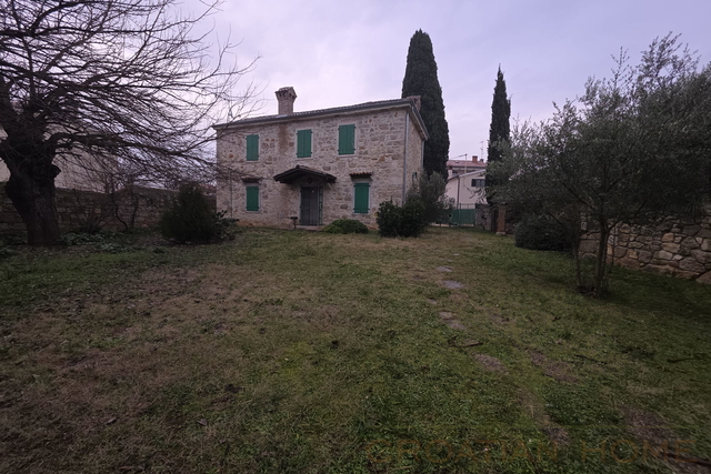 House, 250 m2, For Sale, Poreč