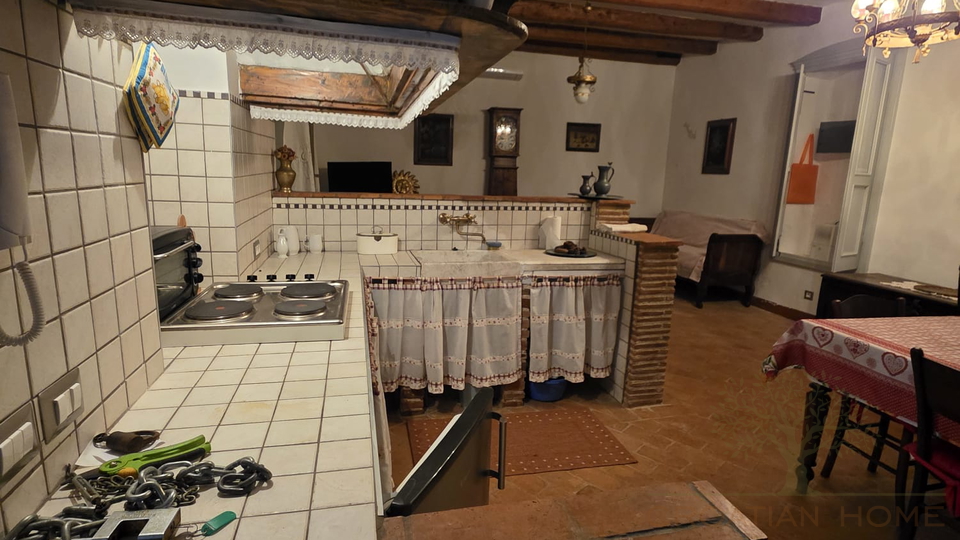 House&comma; 250 m2&comma; For Sale&comma; Pore&ccaron;