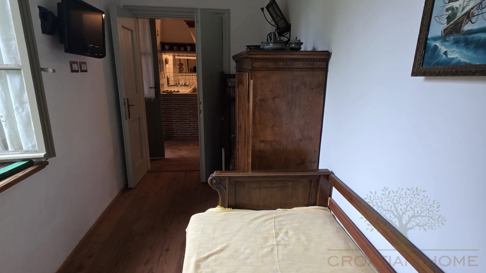 House&comma; 250 m2&comma; For Sale&comma; Pore&ccaron;