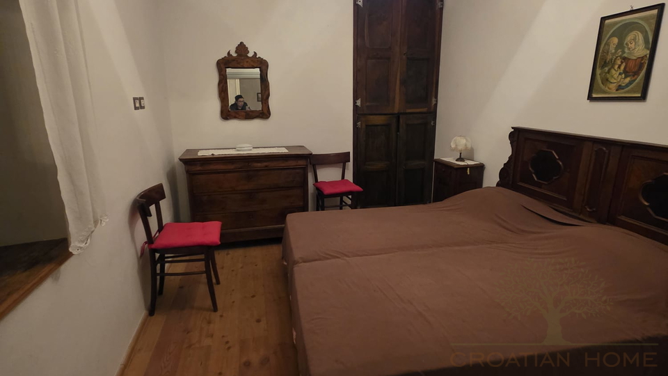 House&comma; 250 m2&comma; For Sale&comma; Pore&ccaron;
